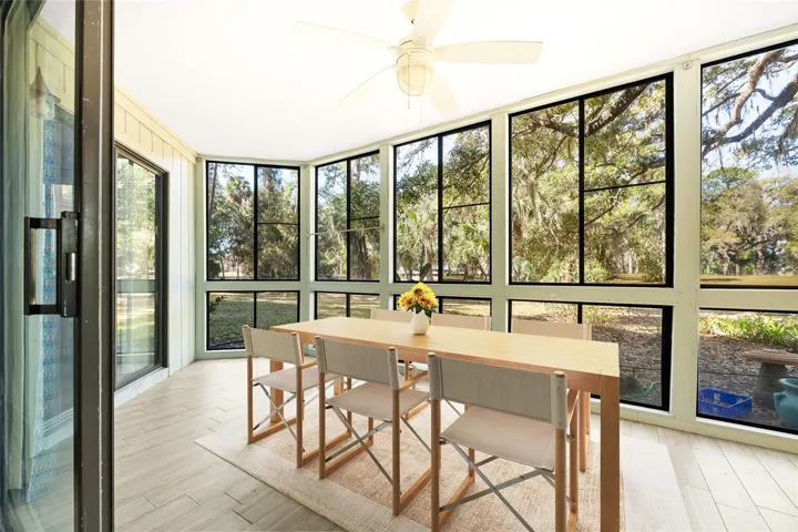 Enclosed lanai/ Virtually staged