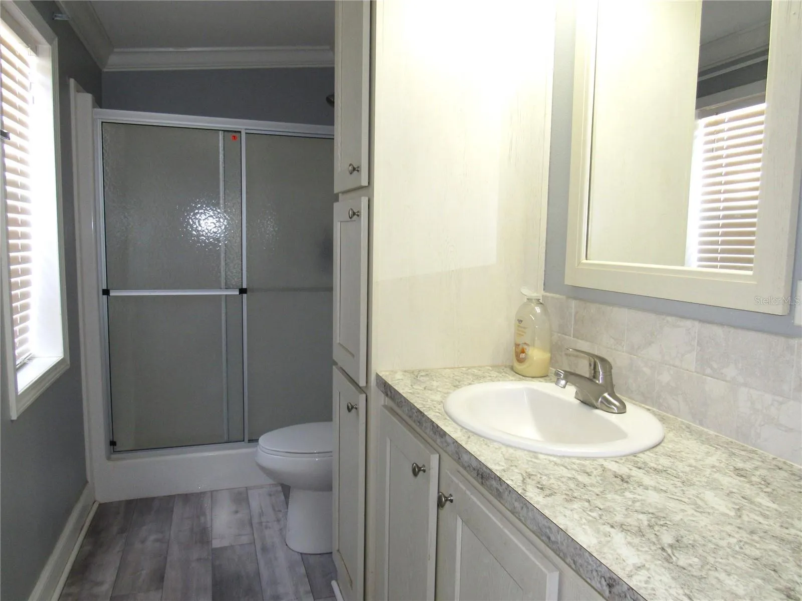 Bedroom 2 Ensuite Bath