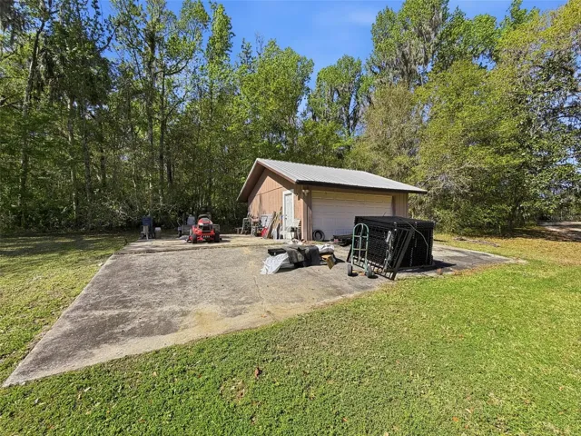 detached garage
