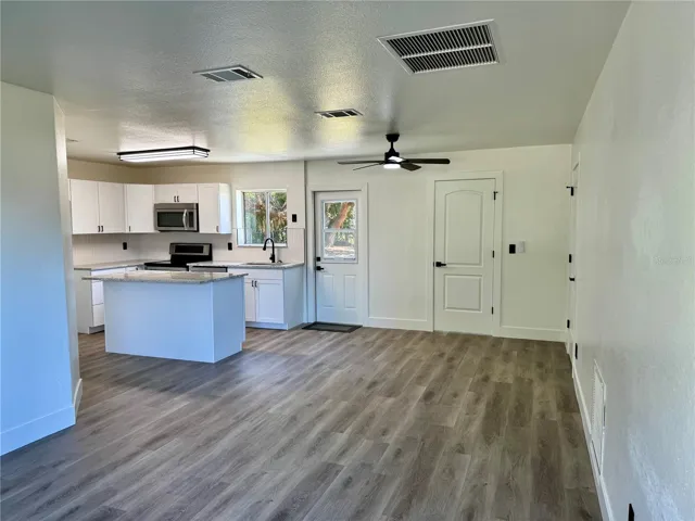 Living room/Kitchen