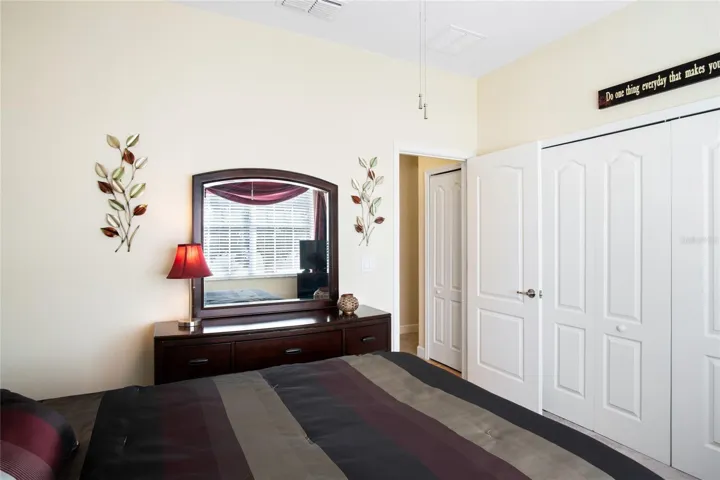 Layout of front bedroom