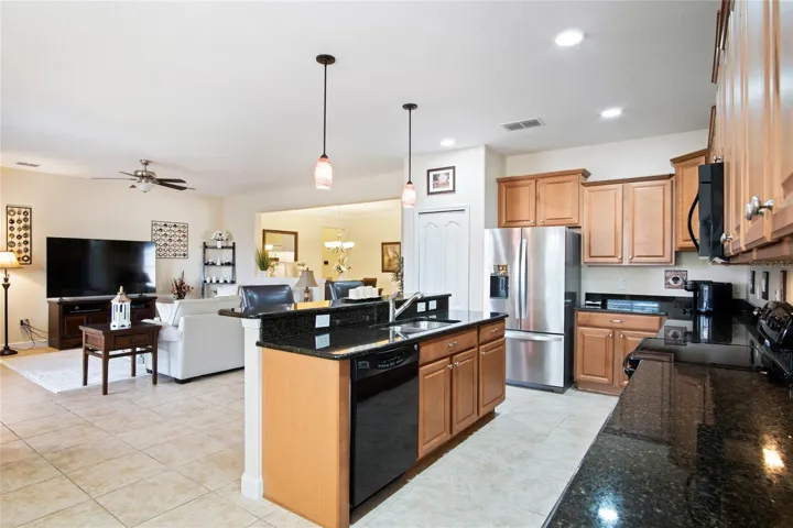 Family room kitchen layout