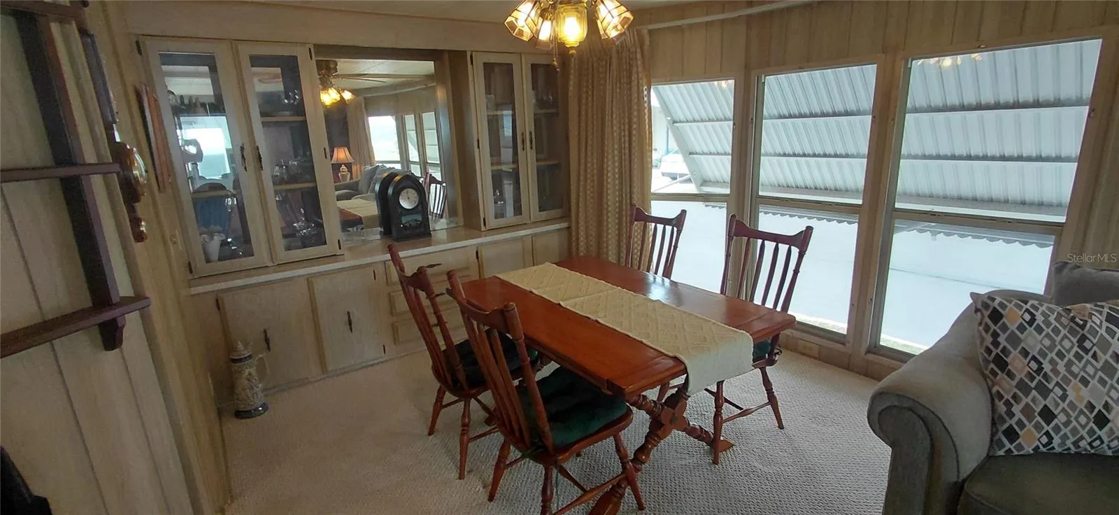 Dining/Hutch