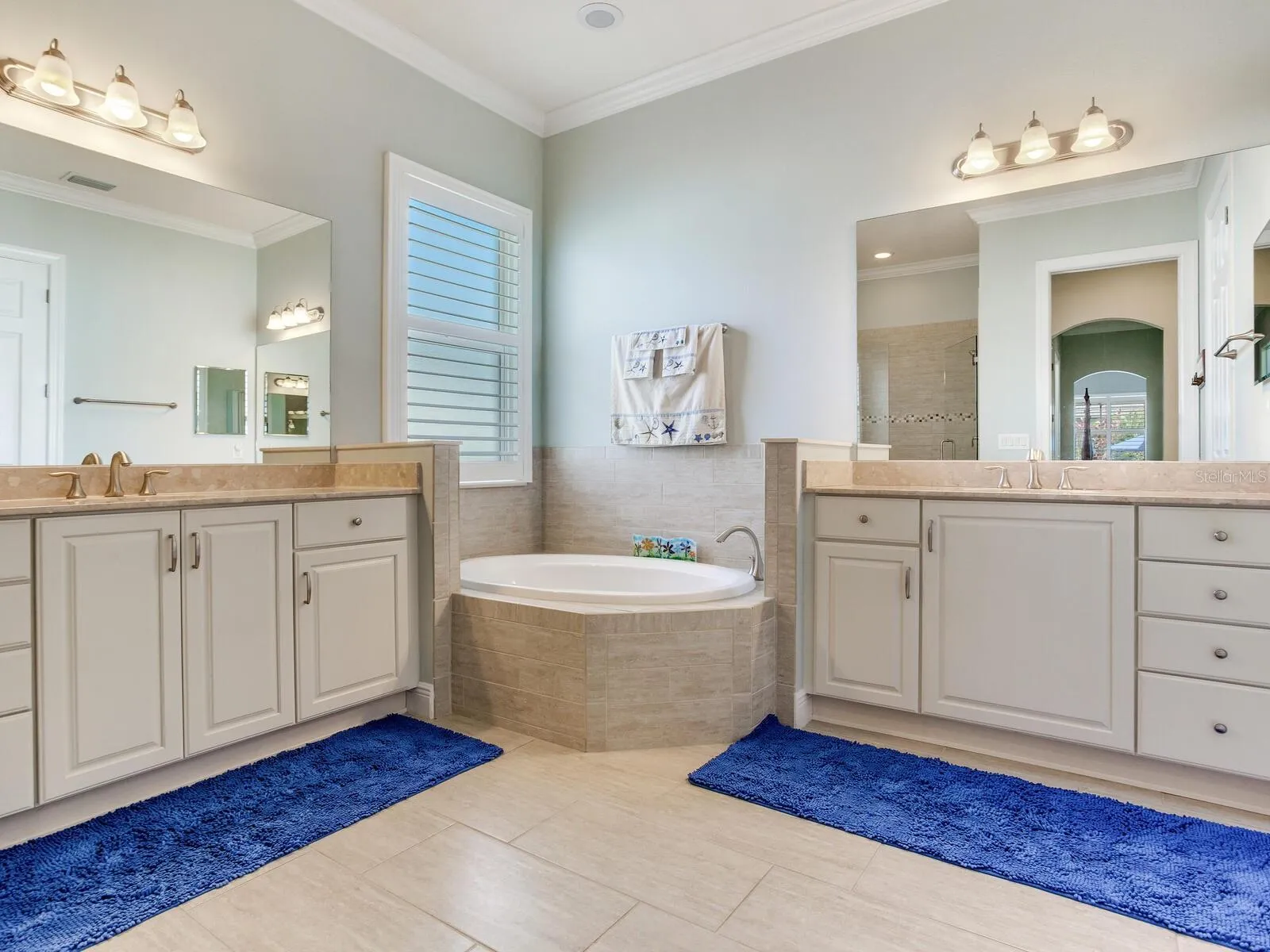 nsuite Bathroom