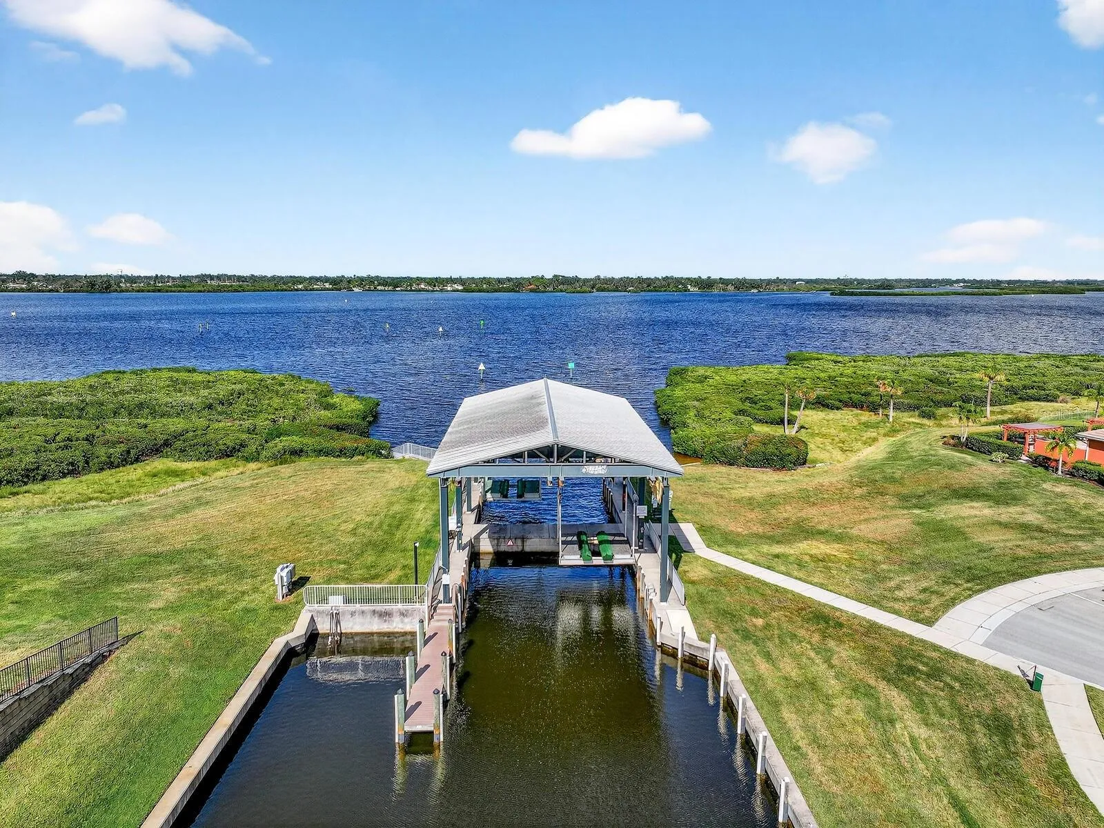 oat Lift to get to Manatee River