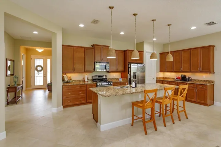 Kitchen / Foyer