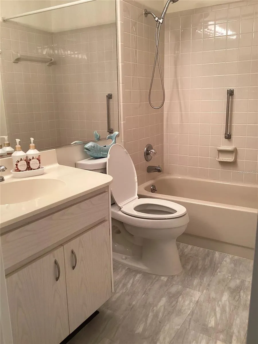 2nd bathroom