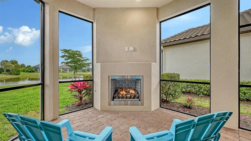 Built-in gas fireplace