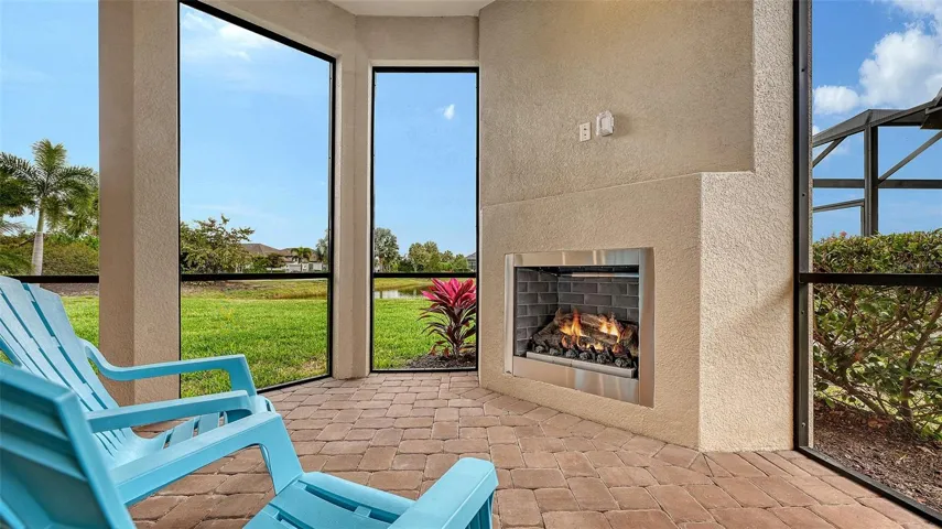 Built-in gas fireplace
