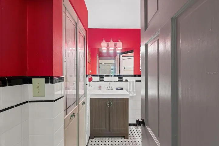 Unit 2 Bathroom