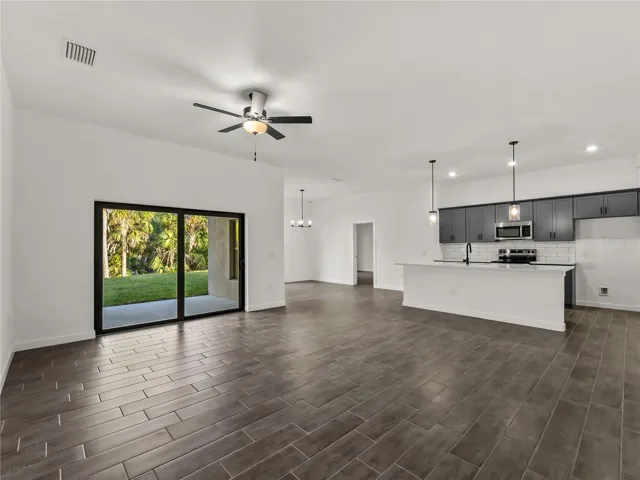 Kitchen/Living Room