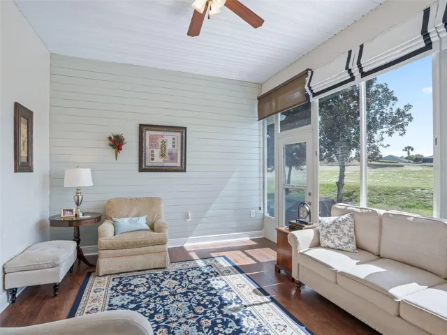 Florida Rm w/access to Back Yard