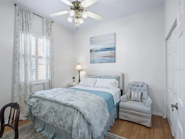 Bedroom 2 w/Laminate flooring