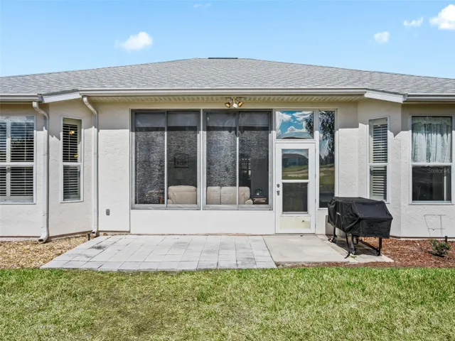 Florida Room w/access to Back Patio