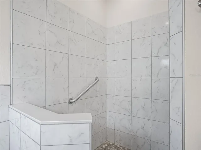 Tiled Walk in Shower w/Bench