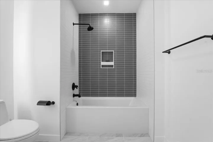 FULL GUEST BATHROOM