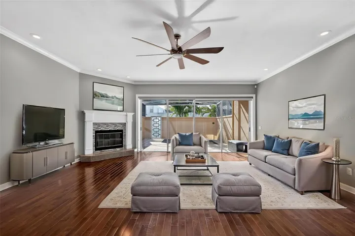 Virtually Stages Great/Living Room