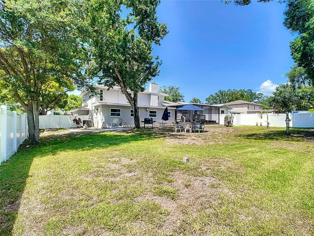 Large Fenced Yard