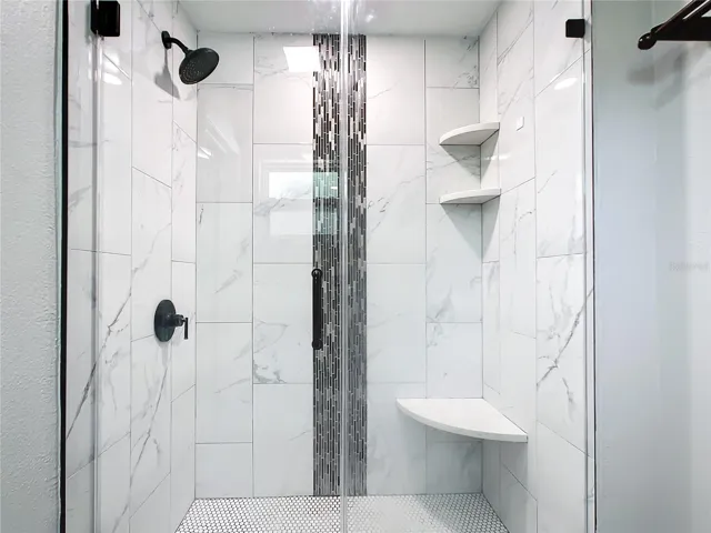 Primary En Suite