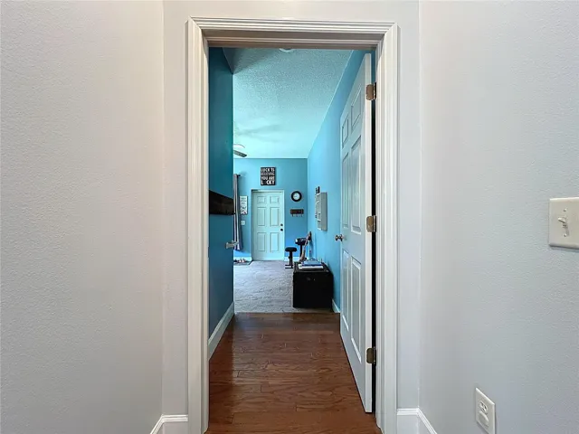 INTERIOR ENTRANCE TO GUEST SUITE