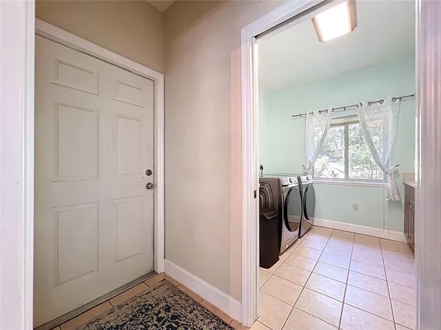 DOOR TO THE GARAGE