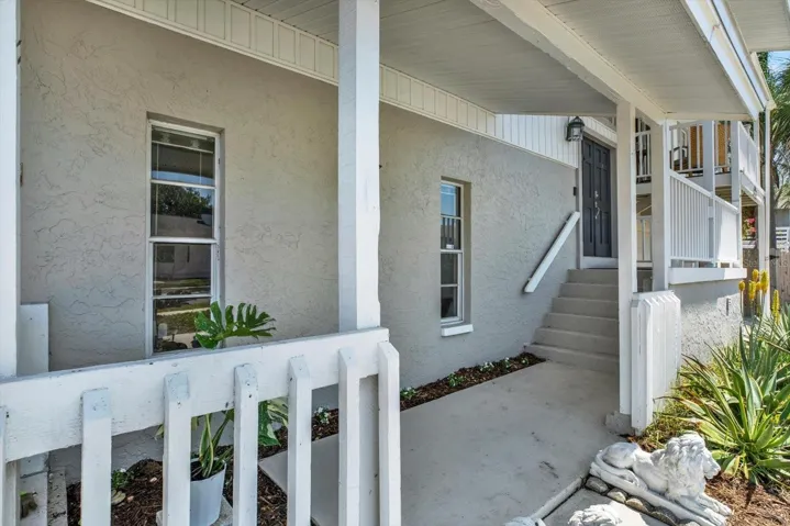 Elevated entry way