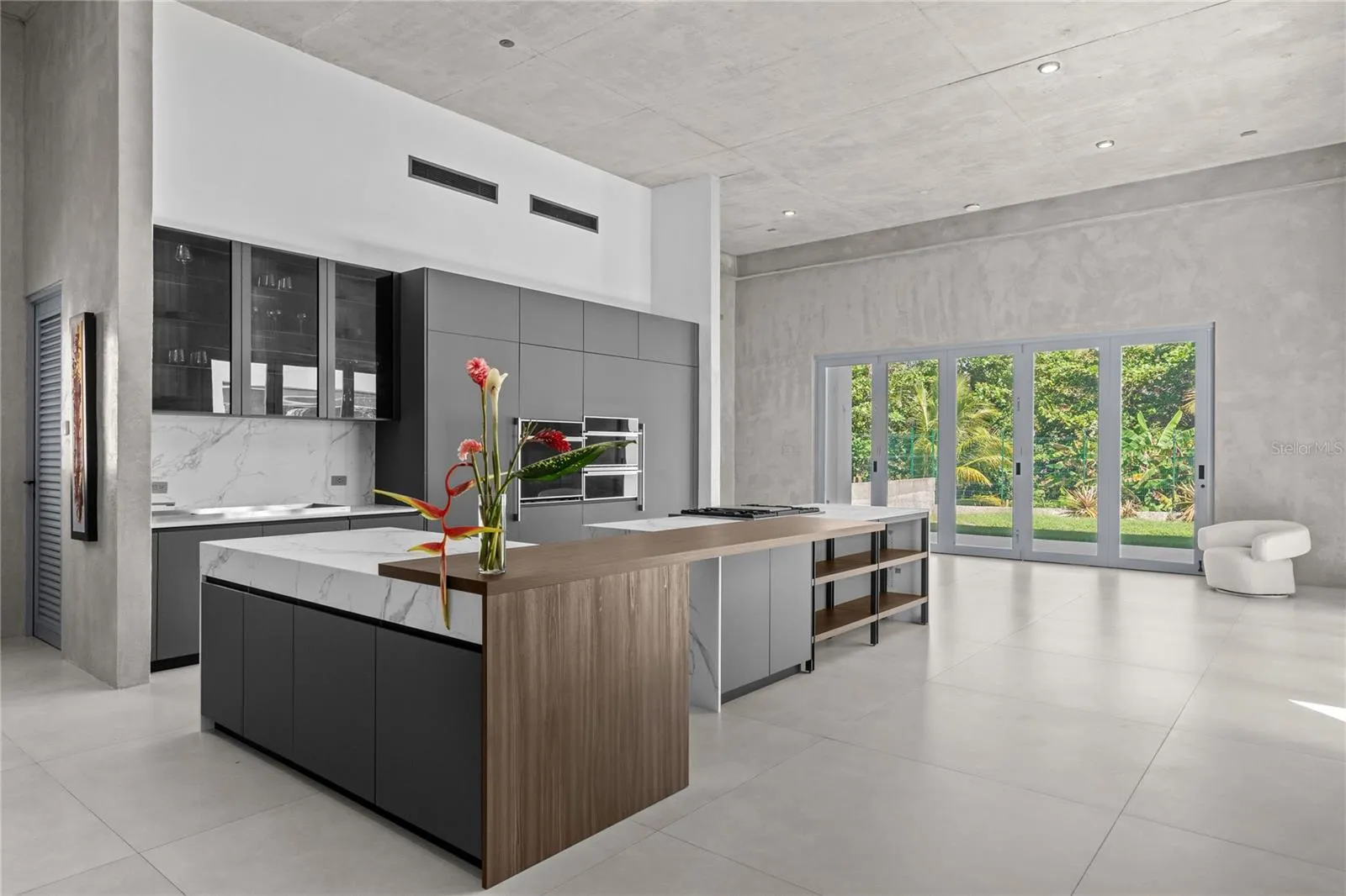 Kitchen & Entertaining