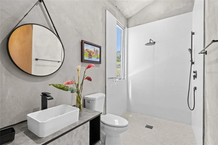 3rd Bedroom - Ensuite Bath