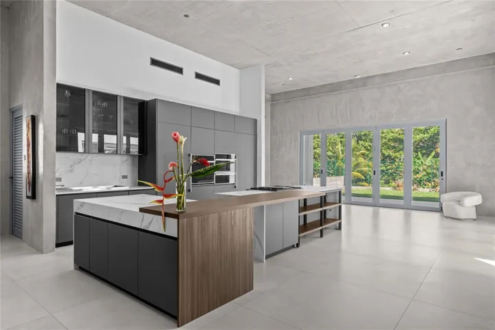 Kitchen & Entertaining
