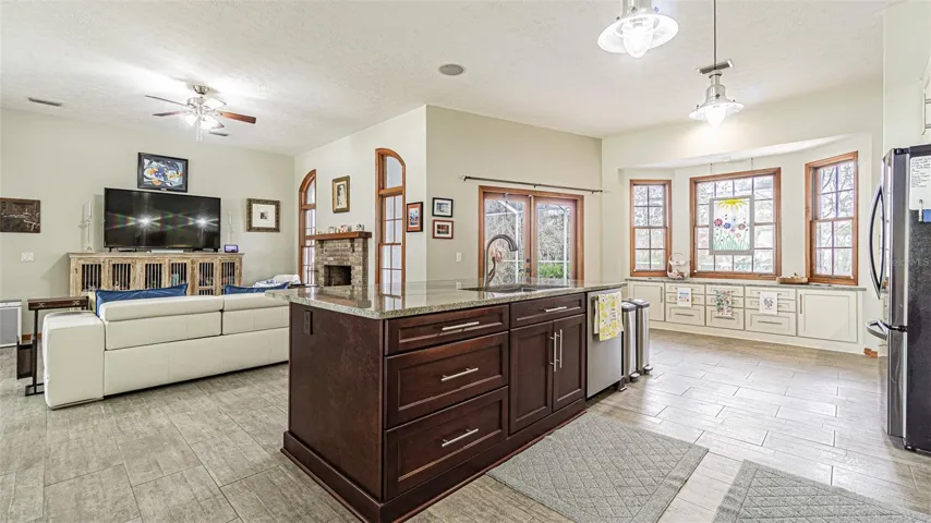 Island Kitchen 4'x8' - 21 pull out Drawings
