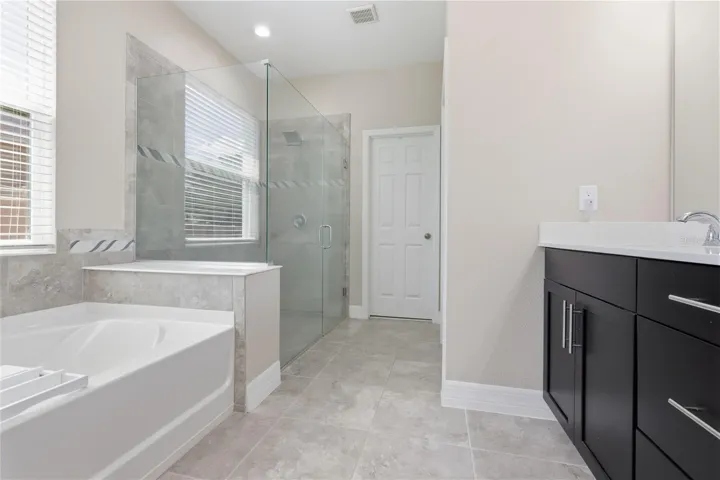 Primary suite bath