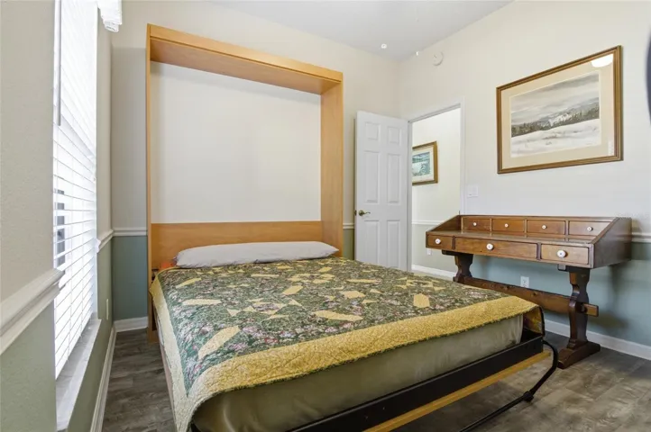 2nd bedroom w/murphy bed down.