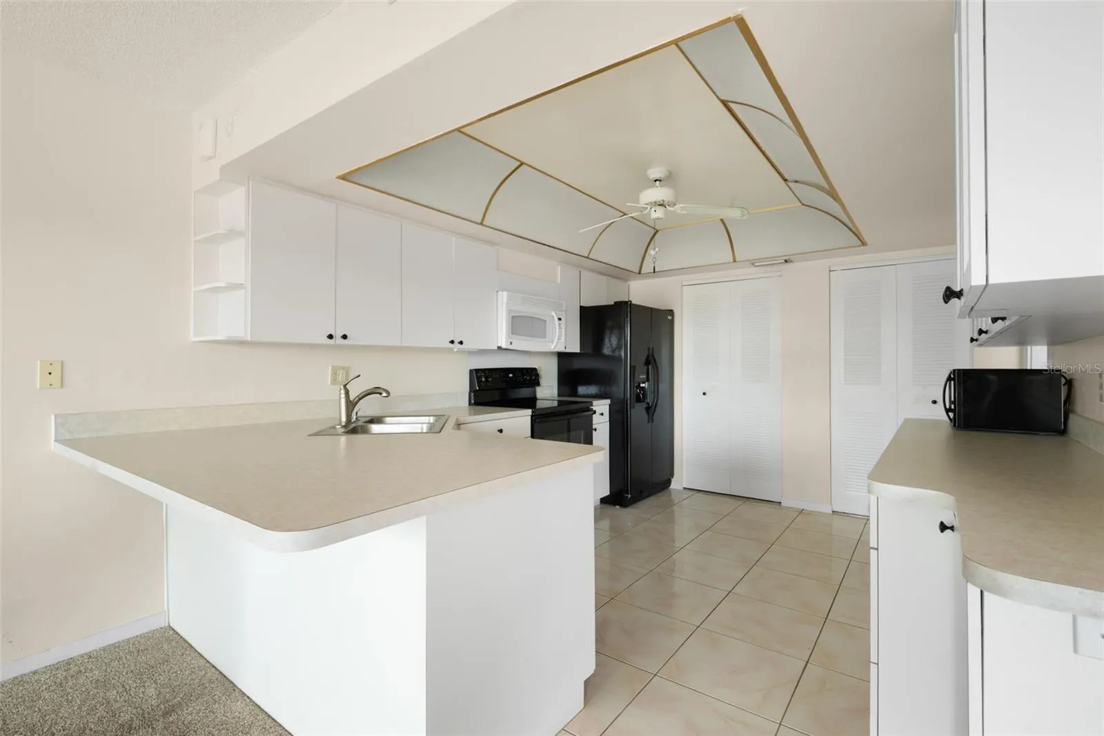 Breakfast bar
