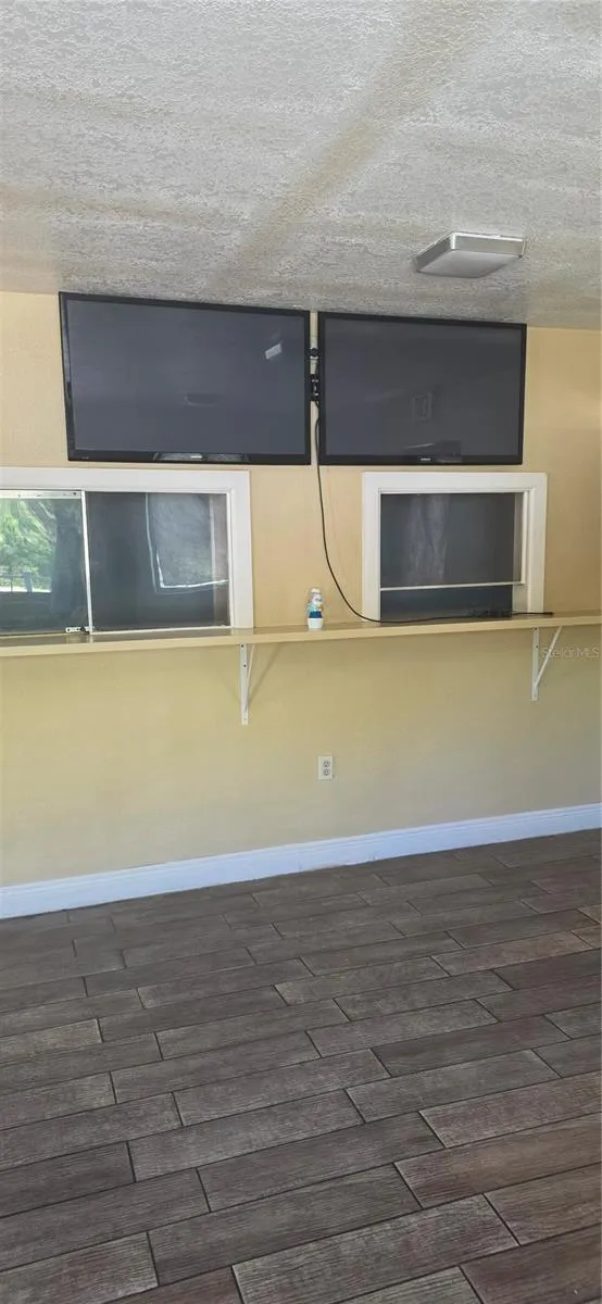 SERVING AREA/CUSTOMER SERVICE