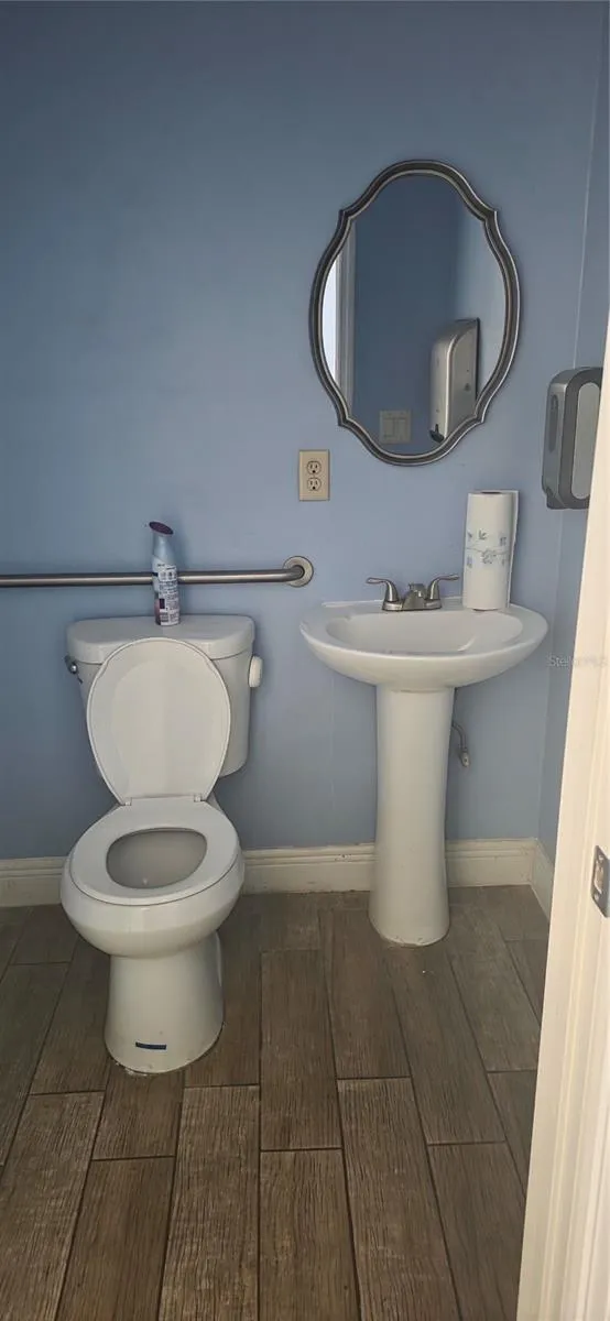 BATHROOM #1