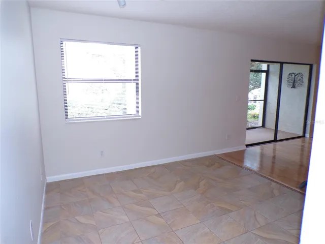 Den or possible guestroom 3