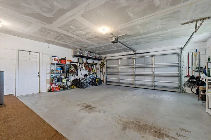 Oversized 2 car garage