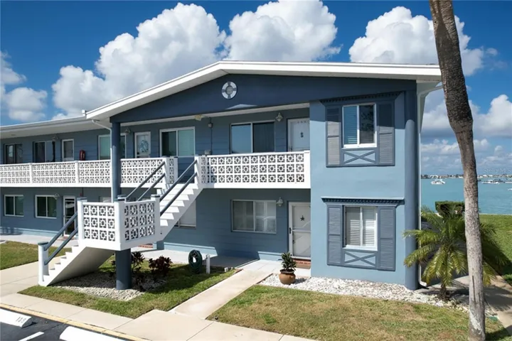 Well maintained waterfront condo community.