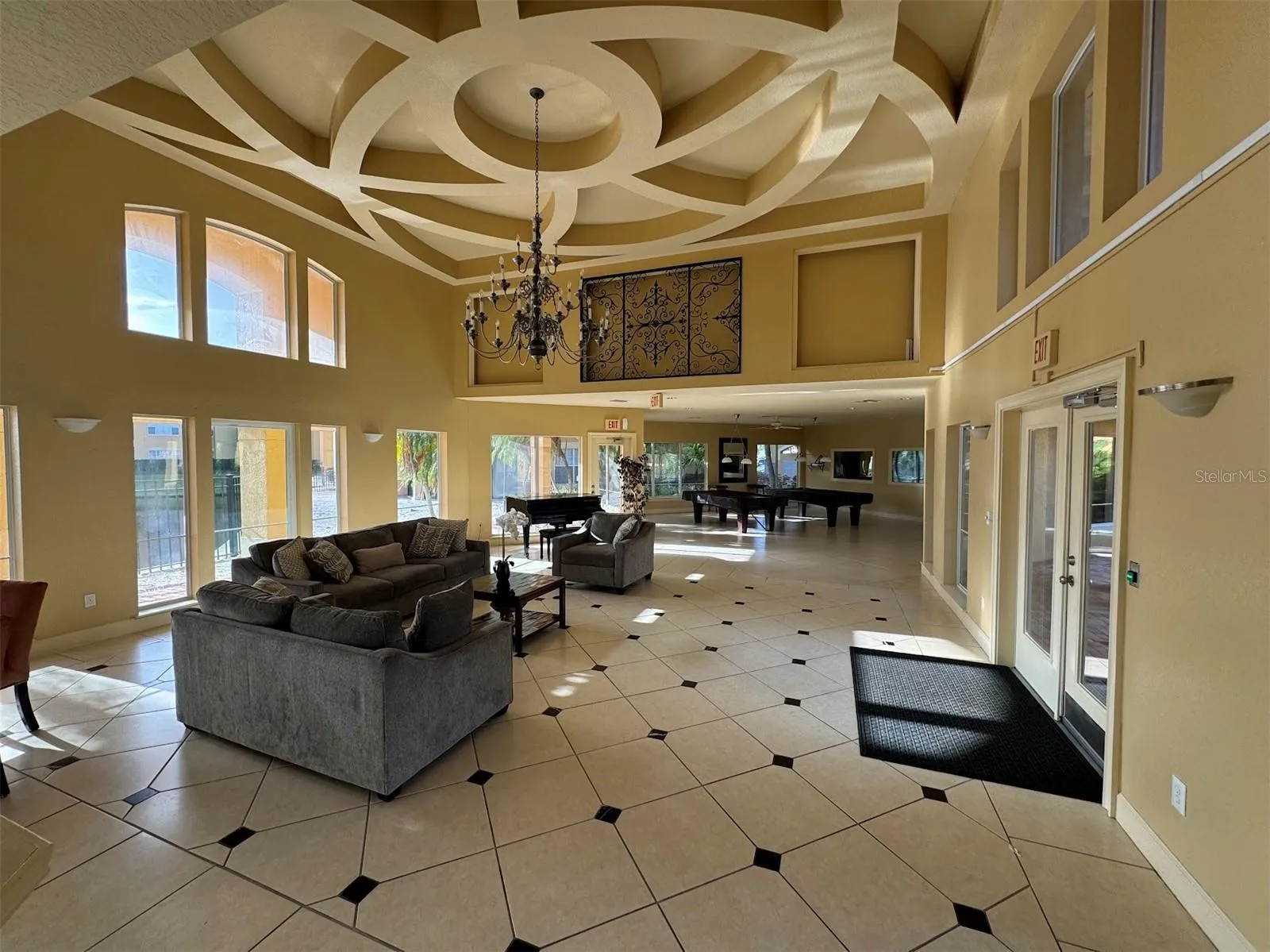 CLUBHOUSE