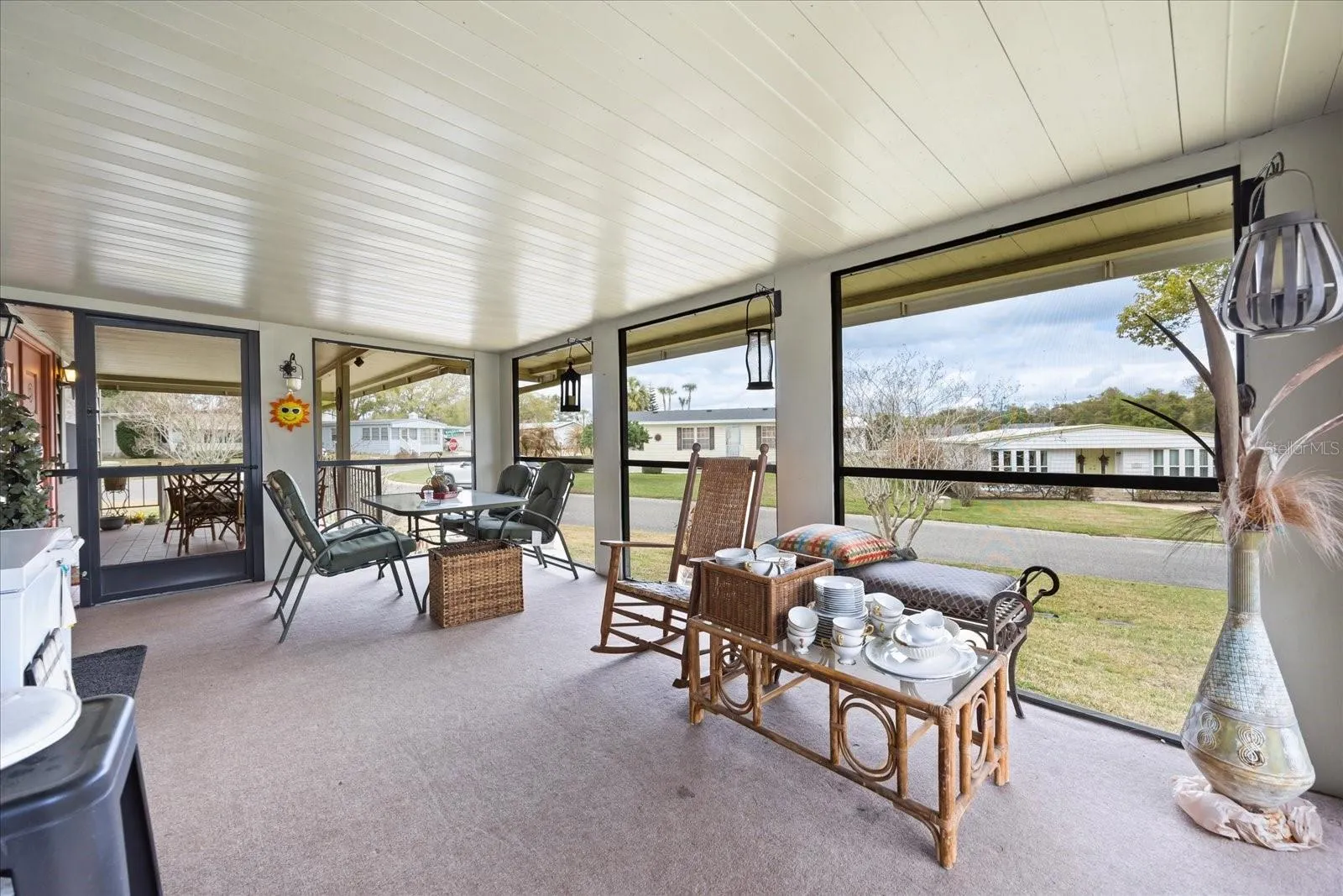 2 PORCHES Screened Florida Room and Open Porch