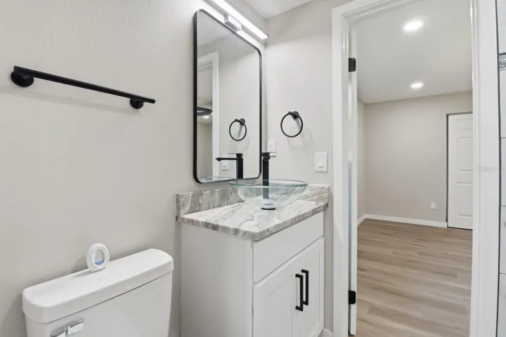 Jack&Jill bathroom