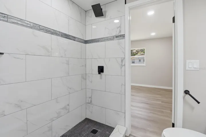 Jack&Jill bathroom