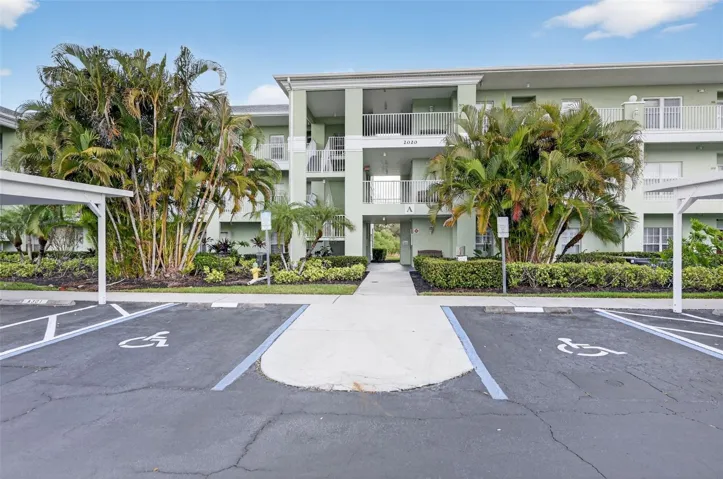Exterior entry way