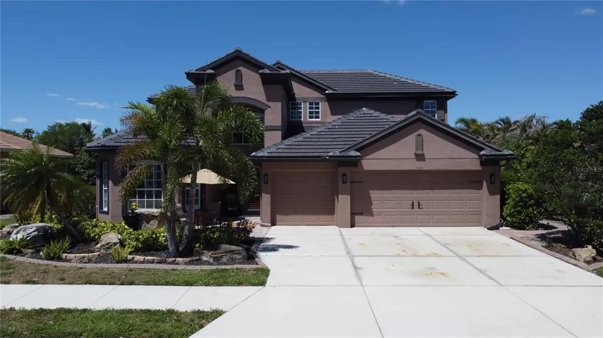 Curbside appeal & spacious parking