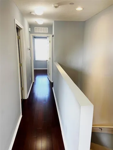 Hallway between Bedrooms