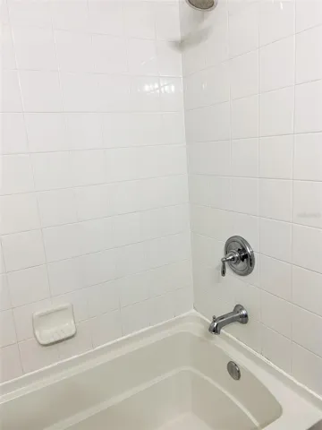 Bathtub in Bathroom 1