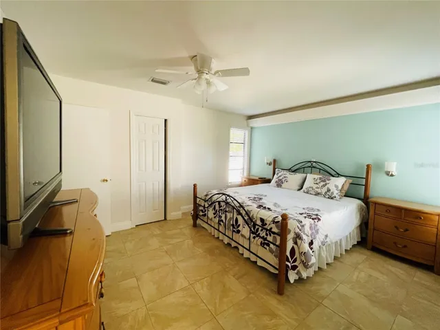 MASTER BEDROOM VIEW 2