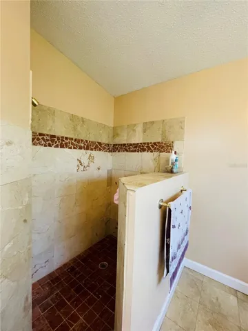 MASTER BATH SHOWER