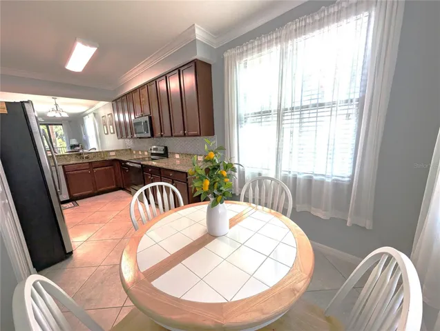 DINETTE AREA