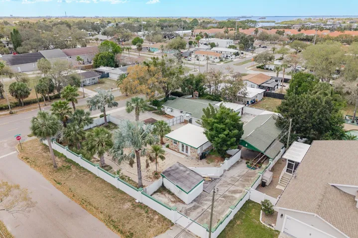 Oversized corner lot
